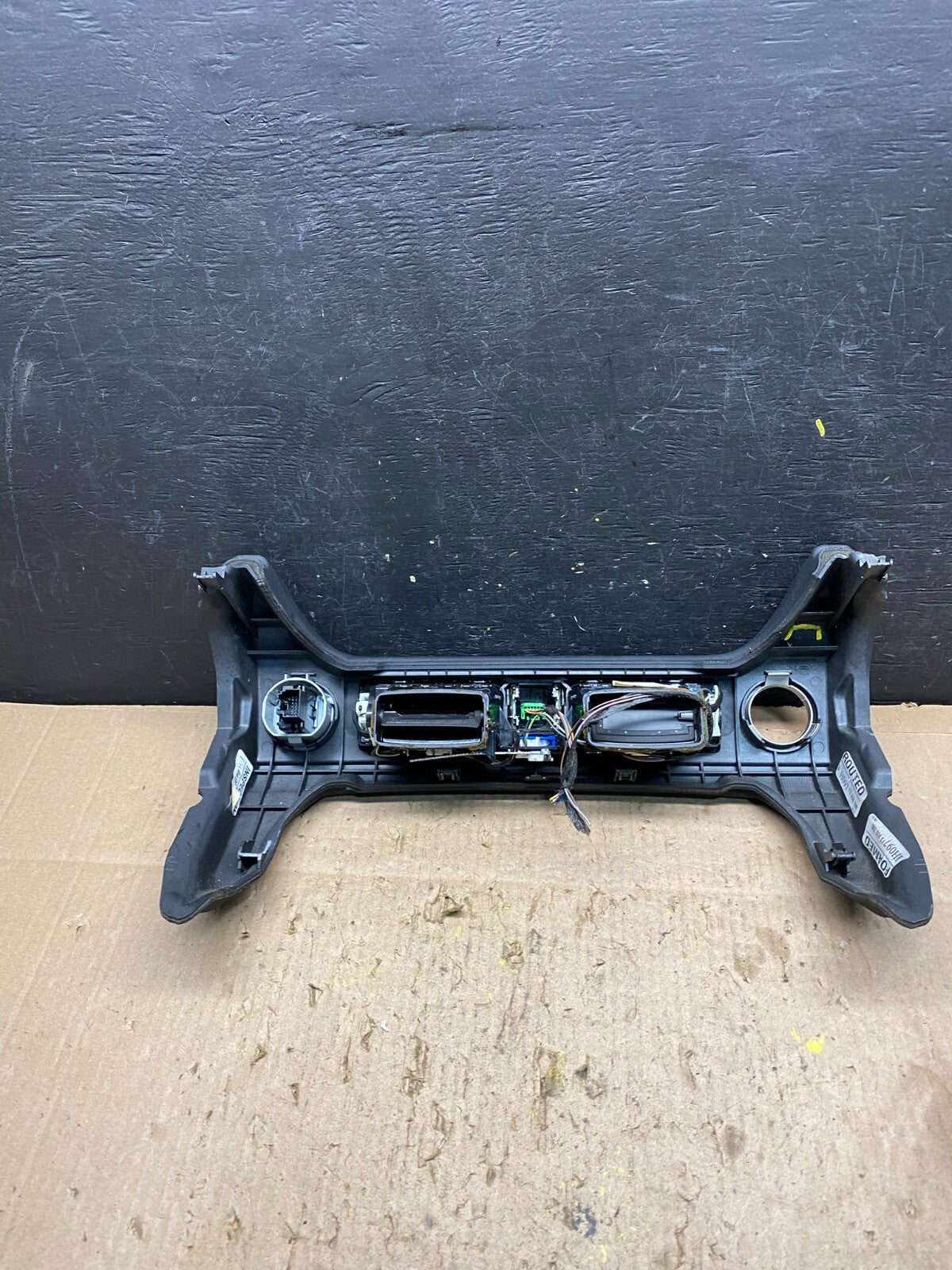 2010 2011 2012  Land Rover Range Rover Center Dash Air Vent Trim M8549 PS5