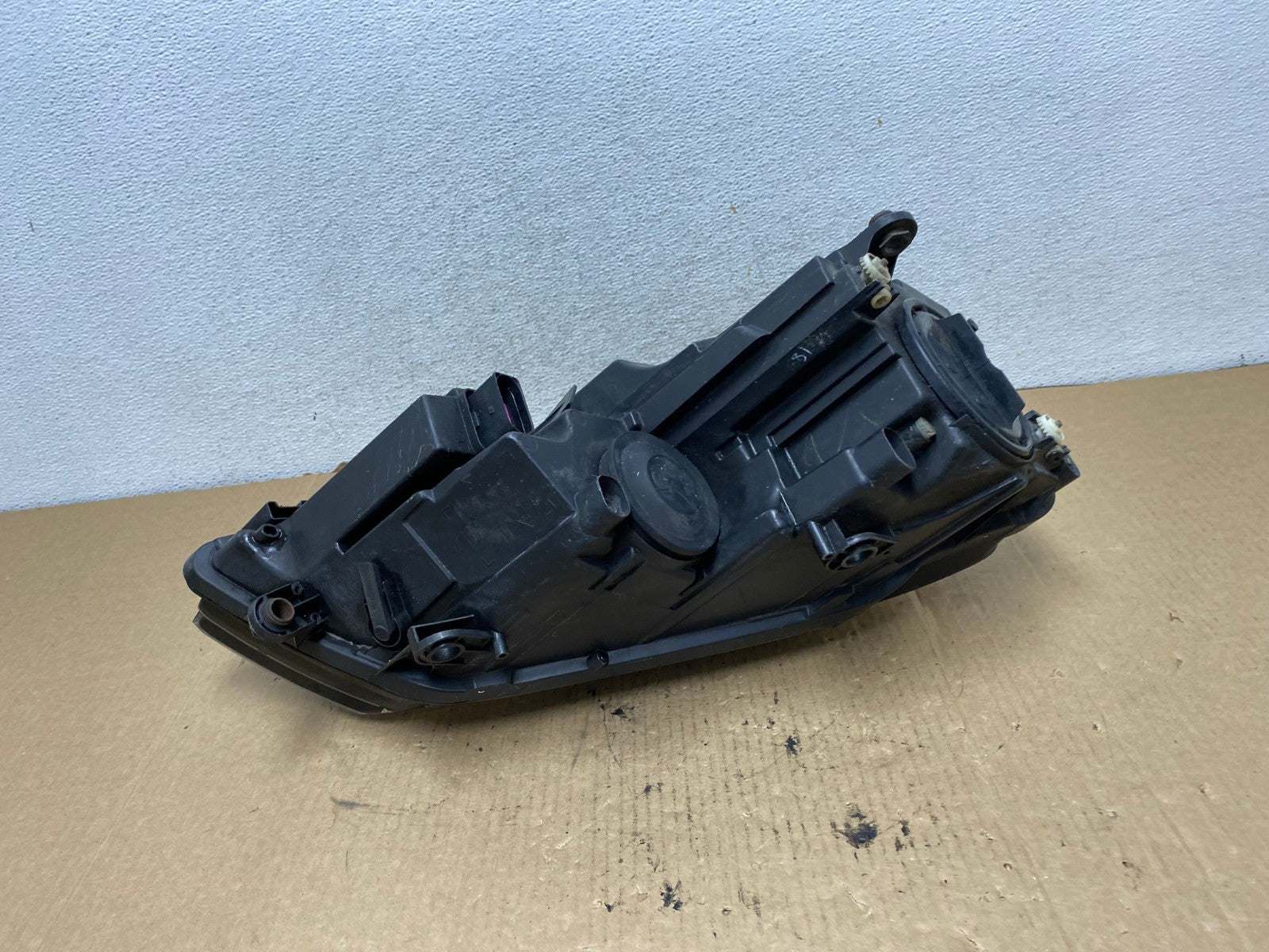 2011 to 2014 Volkswagen Jetta Left Driver LH Headlight Halogen AG2113 LK6