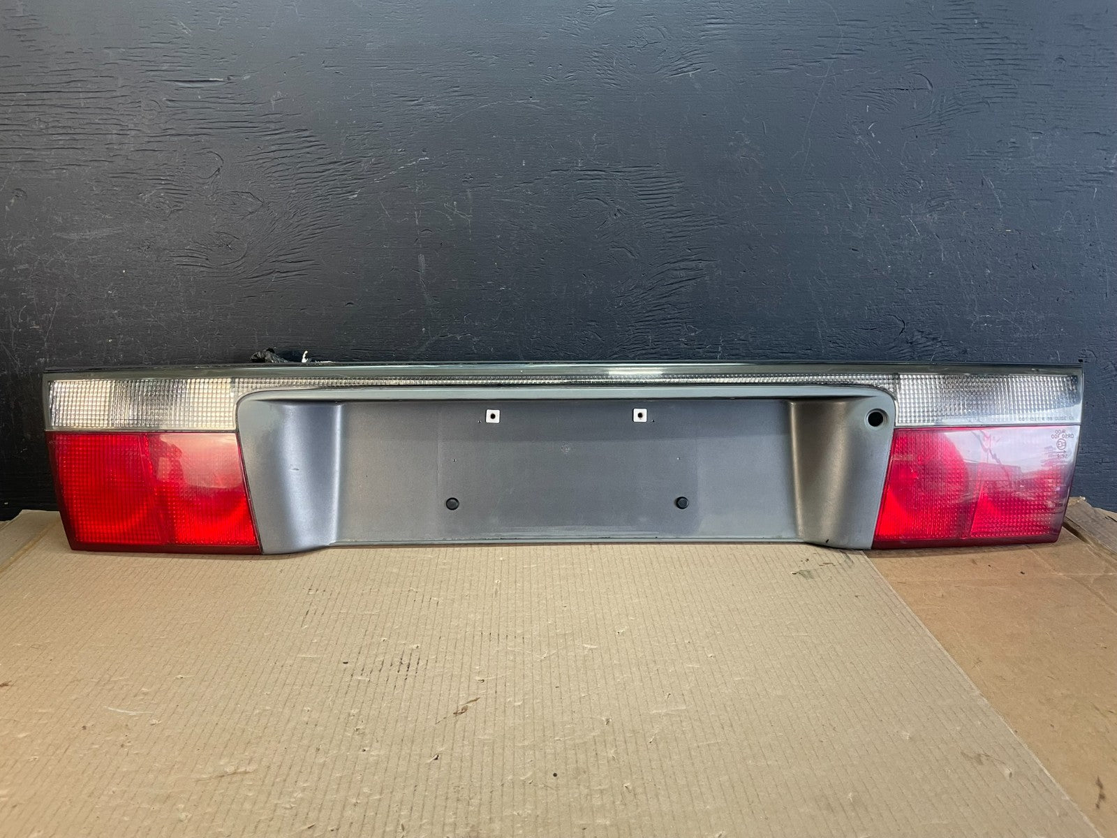 1998 to 2004 Cadillac Seville Trunk Lid Mounted Inner Tail Light Brake AE34650