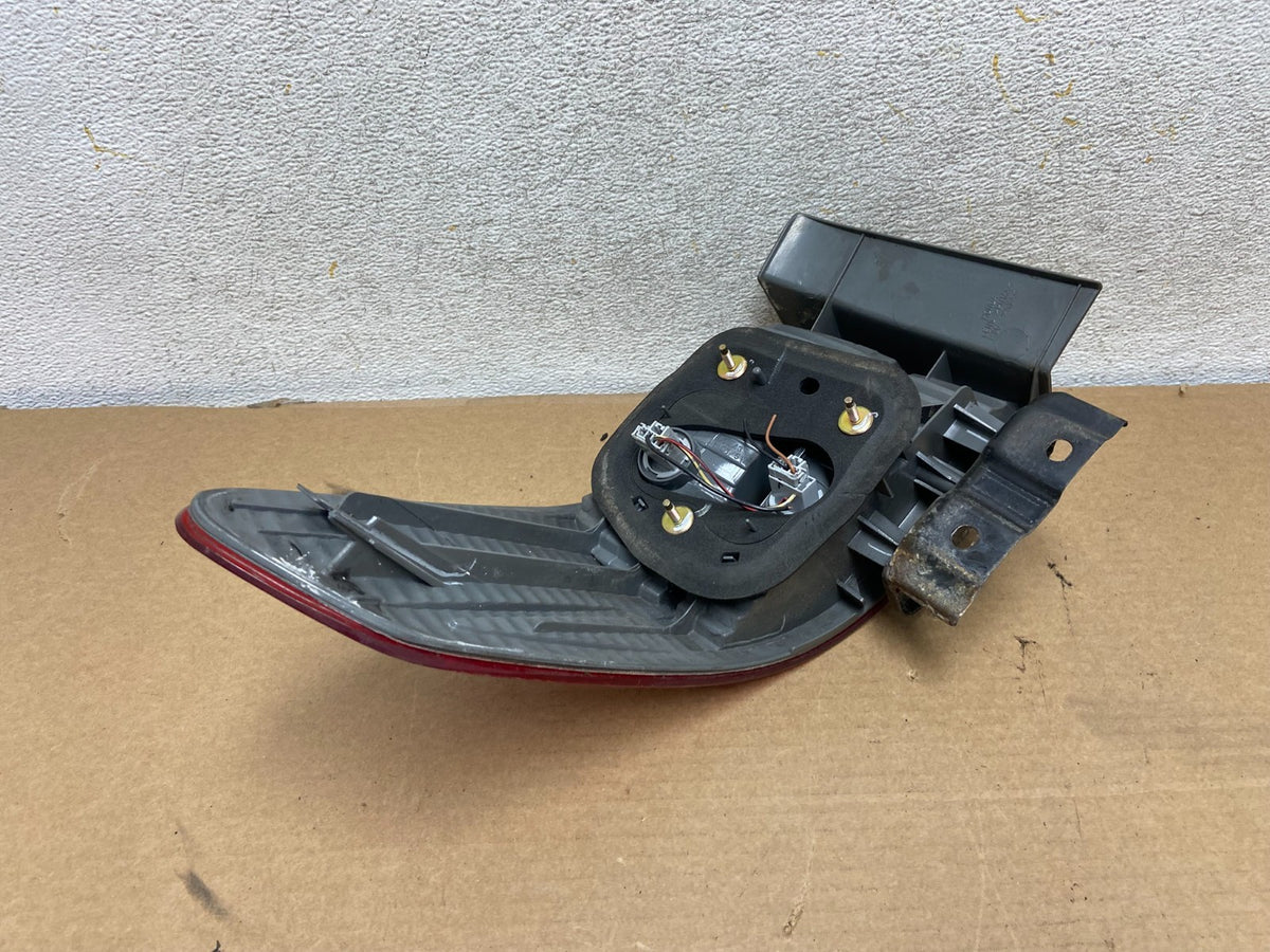 2003 to 2004 Honda Accord Sedan Right Passenger Rh Side Tail light AH4436 DW5