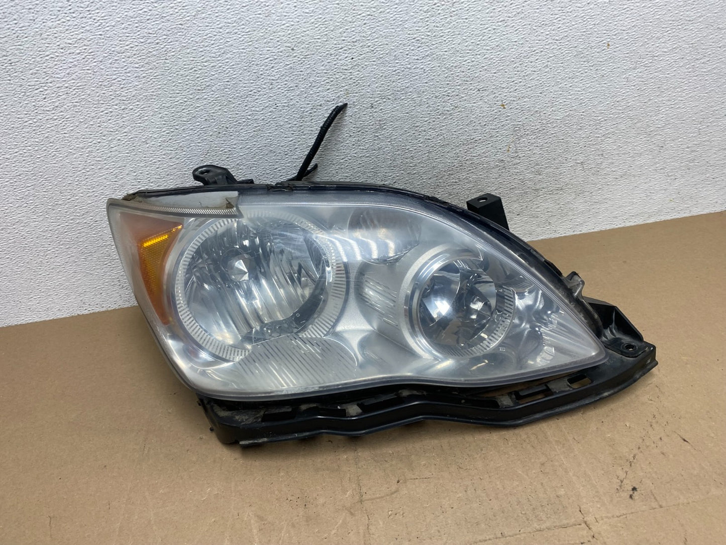 2008 - 2010 Toyota Avalon Right Passenger Side Halogen Headlight AE6736 DW0