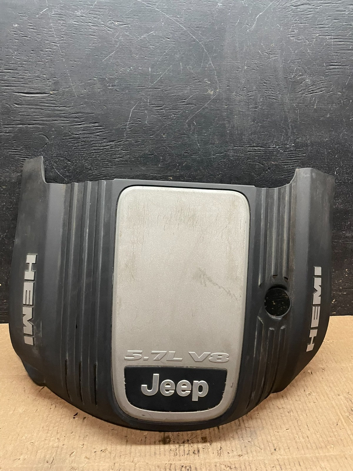 2005 to 2010 Jeep Grand Cherokee 5.7L Hemi Engine Cover Plastic Shield X9727 DG0