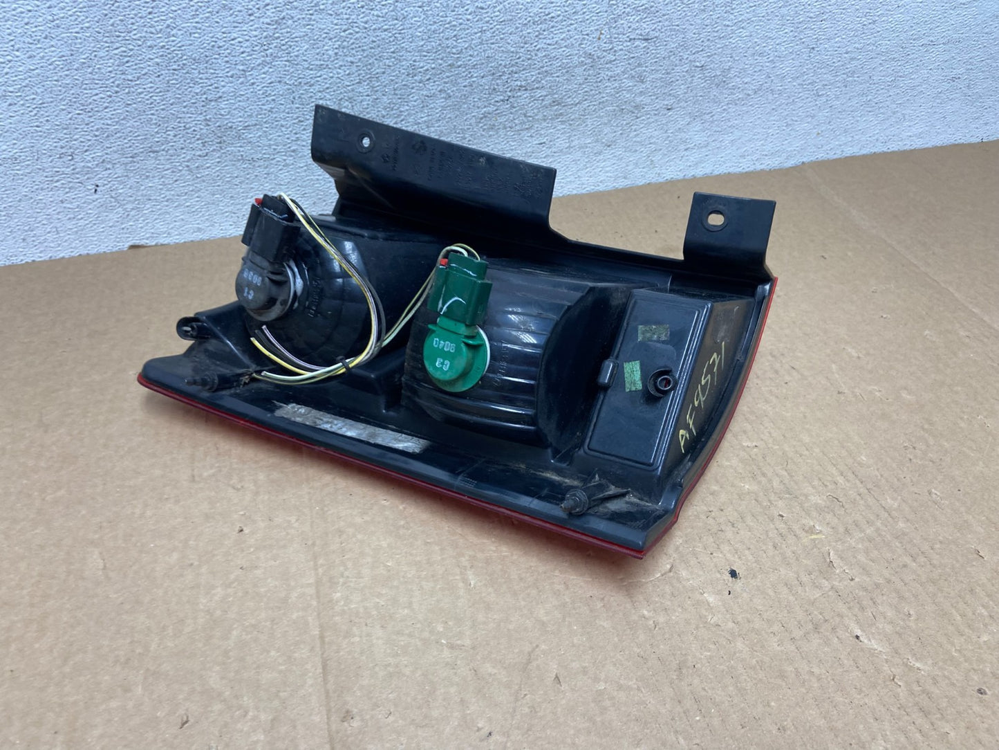 2008 - 2010 Chrysler Town And Country Right Passenger Tail Light AF9571 DW4