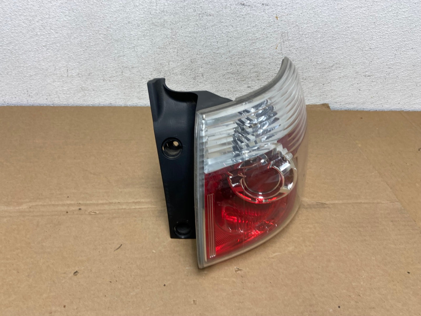 2007 to 2012 GMC Acadia Halogen Tail Light Right Passenger RH Side AD3779 LK2