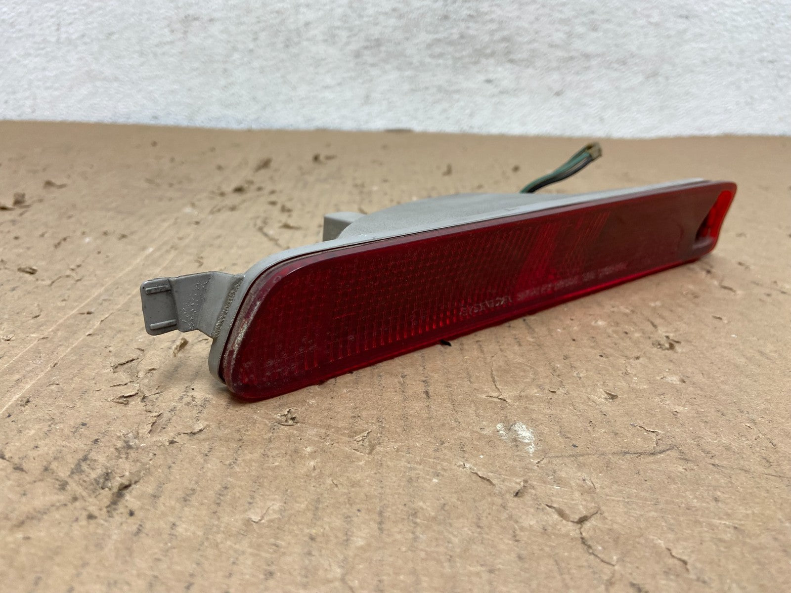 1999 to 2004 Honda Odyssey Rear 3rd Brake Light Lamp ad8161 DG2