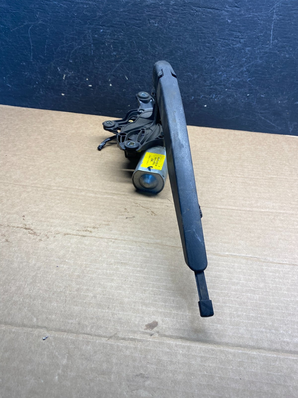 2013 to 2019 Ford Escape Rear Windshield Wiper Motor AF7499 DG2