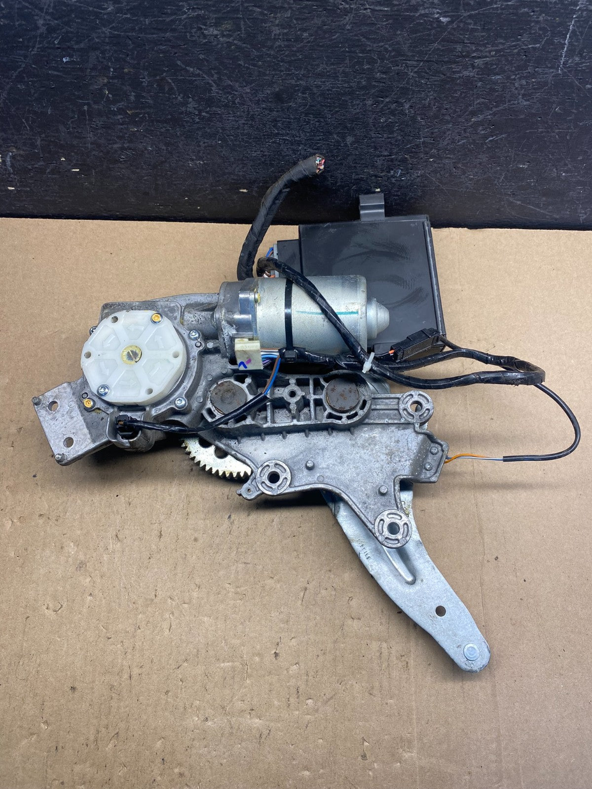 2009-2012 GMC Acadia Power Motor Liftgate Tailgate Control Module AE7496 DG0