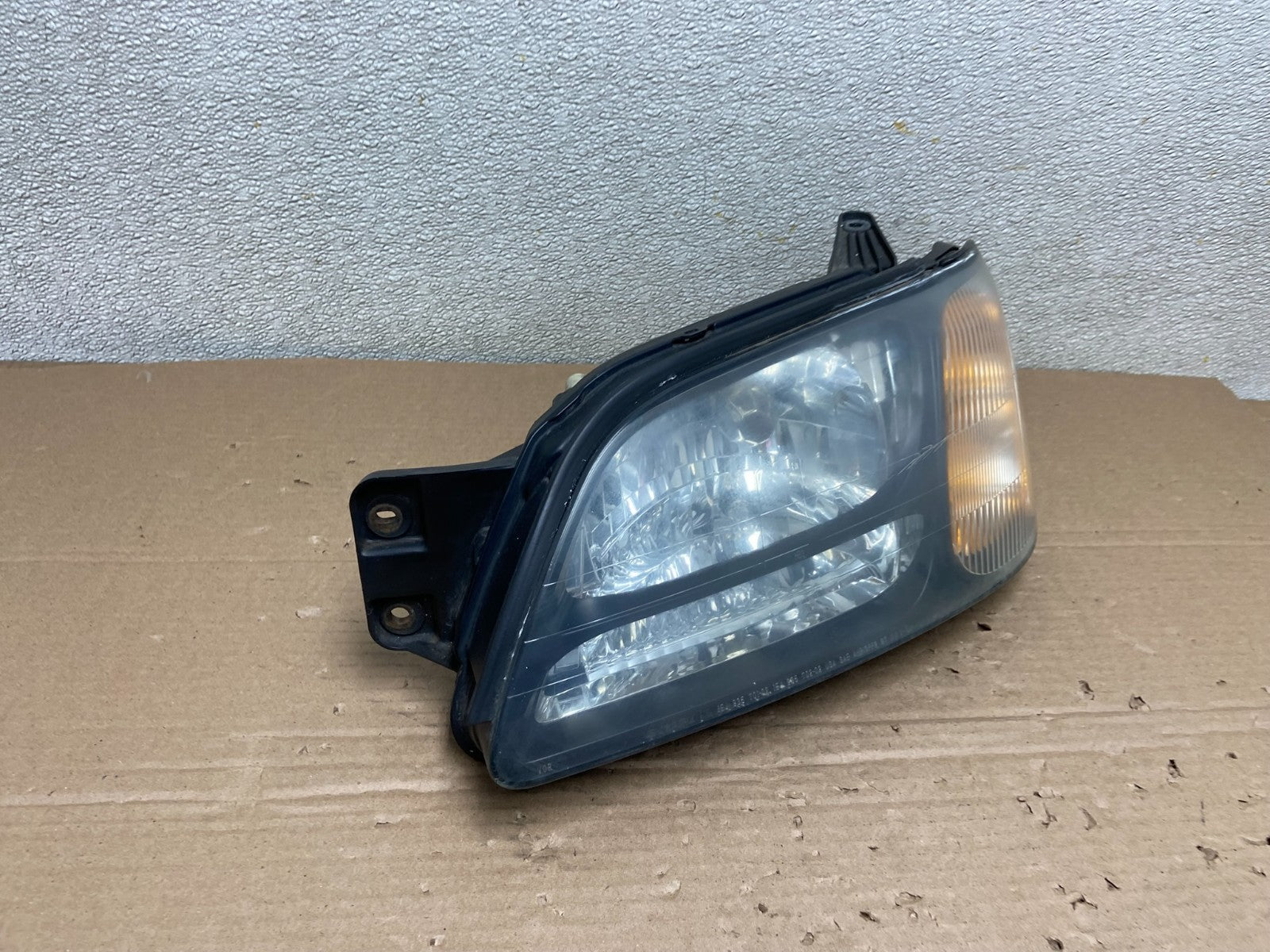 2001-2004 Subaru Legacy Outback Left Driver Lh Side Headlight AB1414 DW2