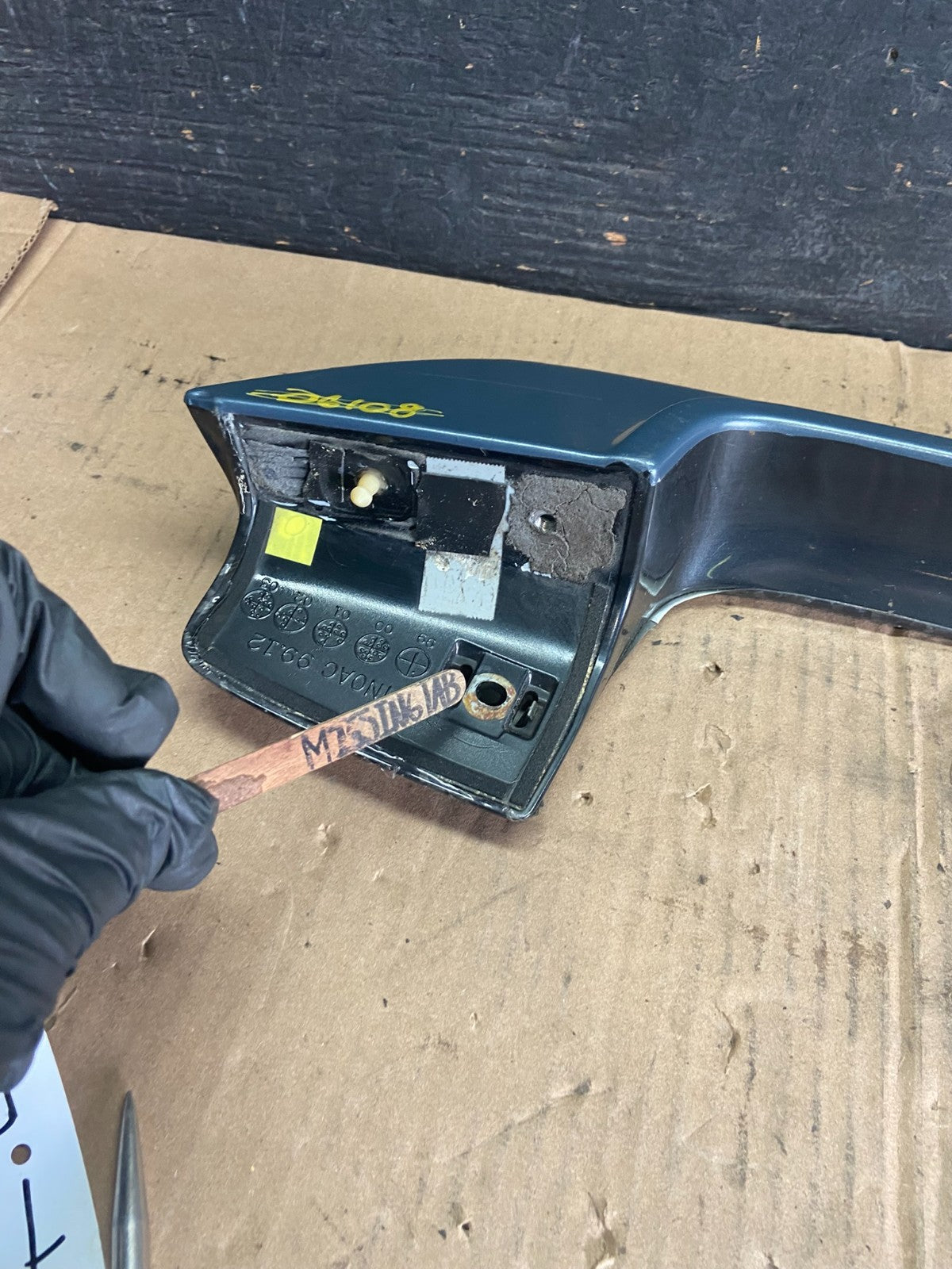 2004 to 2006 Scion XB Rear Trunk Tail Gate Wing Spoiler 76085-52030 P8587 DG10