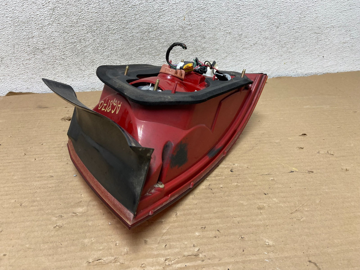 2003-2006 Kia Optima Left Driver LH Side Tail Light AG8170 DW6