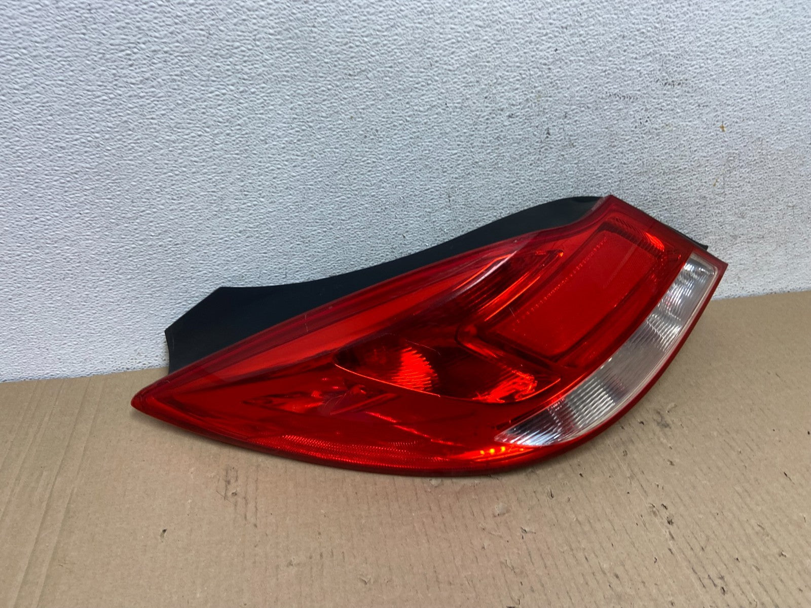2011 2012 2013 Buick Regal Left Driver LH Side Tail Light AE9517 DW2