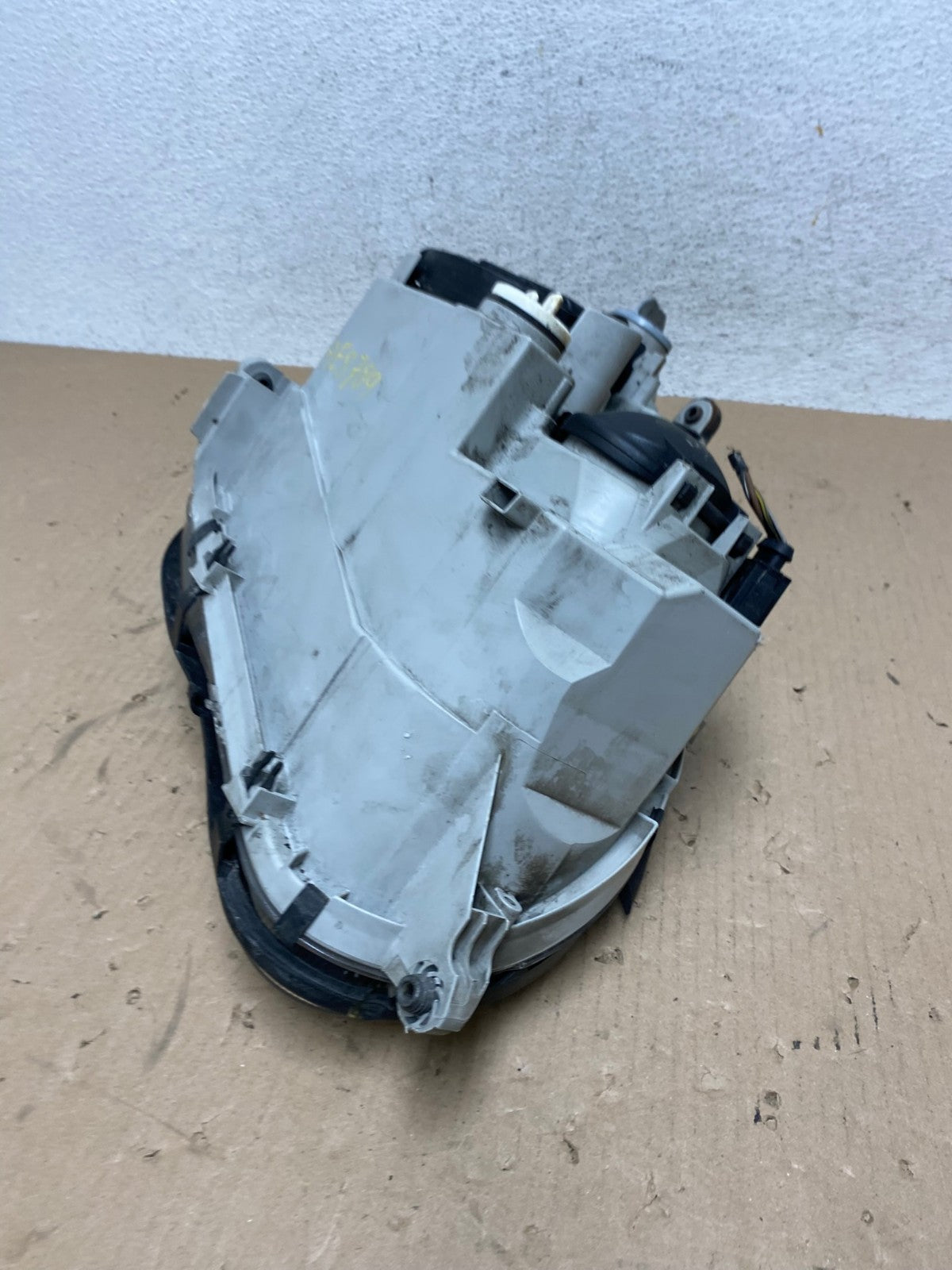 2005 to 2007 Mercedes-Benz C-Class Left LH Side Headlight AE8789 LK5