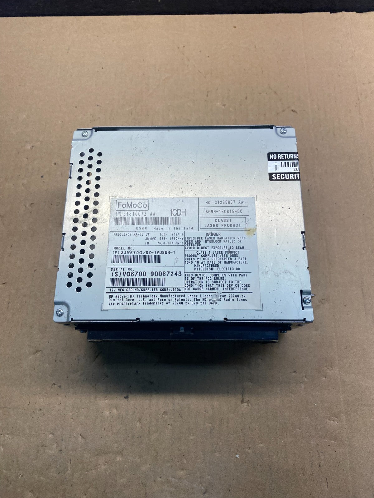 2010 to 2011 Volvo S60 Radio AM FM Receiver MP3 CD Player AE7450 DW3
