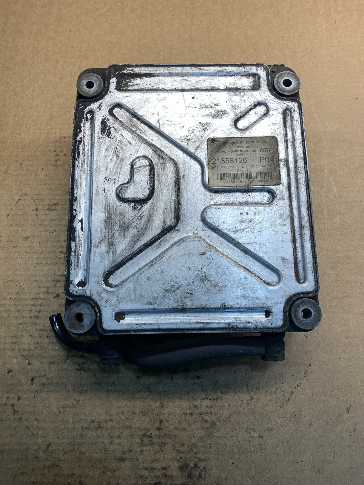 Volvo D11 405HP VNL ECM ECU PCM Computer 21358126-P042