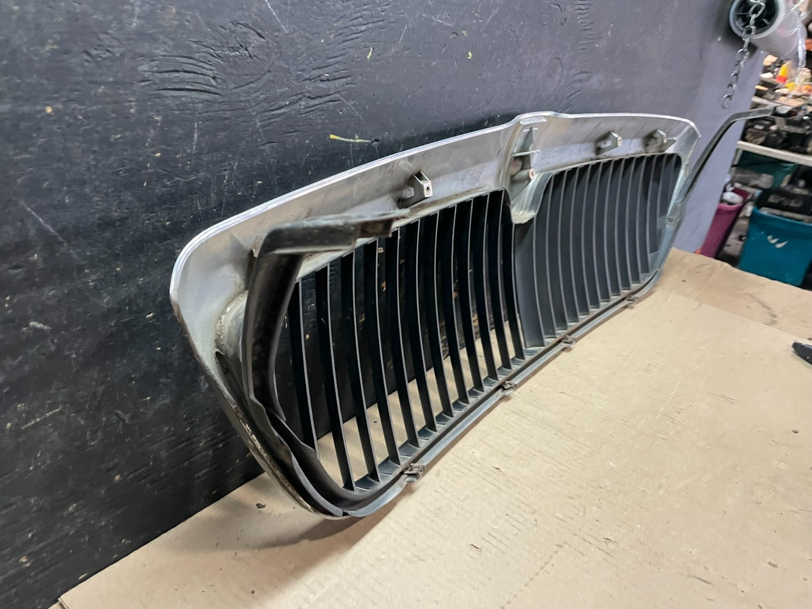 1998 to 2002 Lincoln Navigator Front Upper Grill Grille U7510 DG6