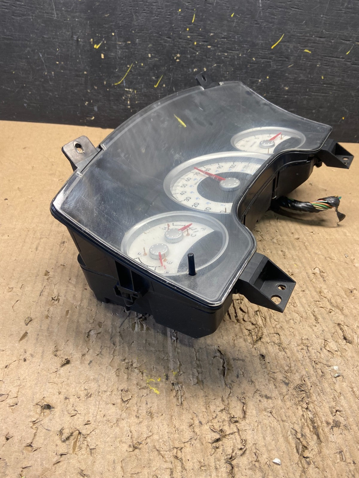 2005 to Dodge Durango Speedometer Instrument Cluster Gauge T1753 DG2