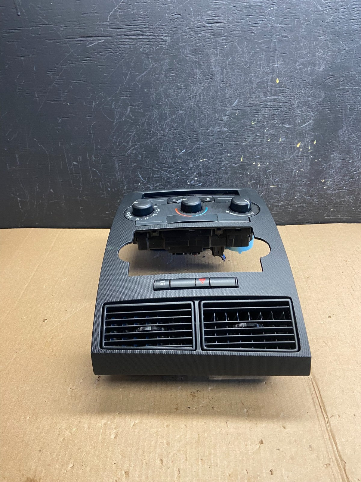 2005 - 2007 Dodge Charger Dash Climate Temperature Control Radio Bezel AE4459 DG3