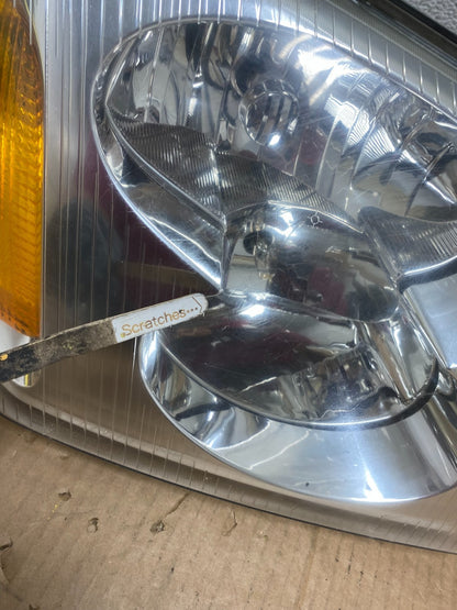 2002 to 2009 Gmc Envoy Left+Right Set Headlights Halogen AI8748 DW3
