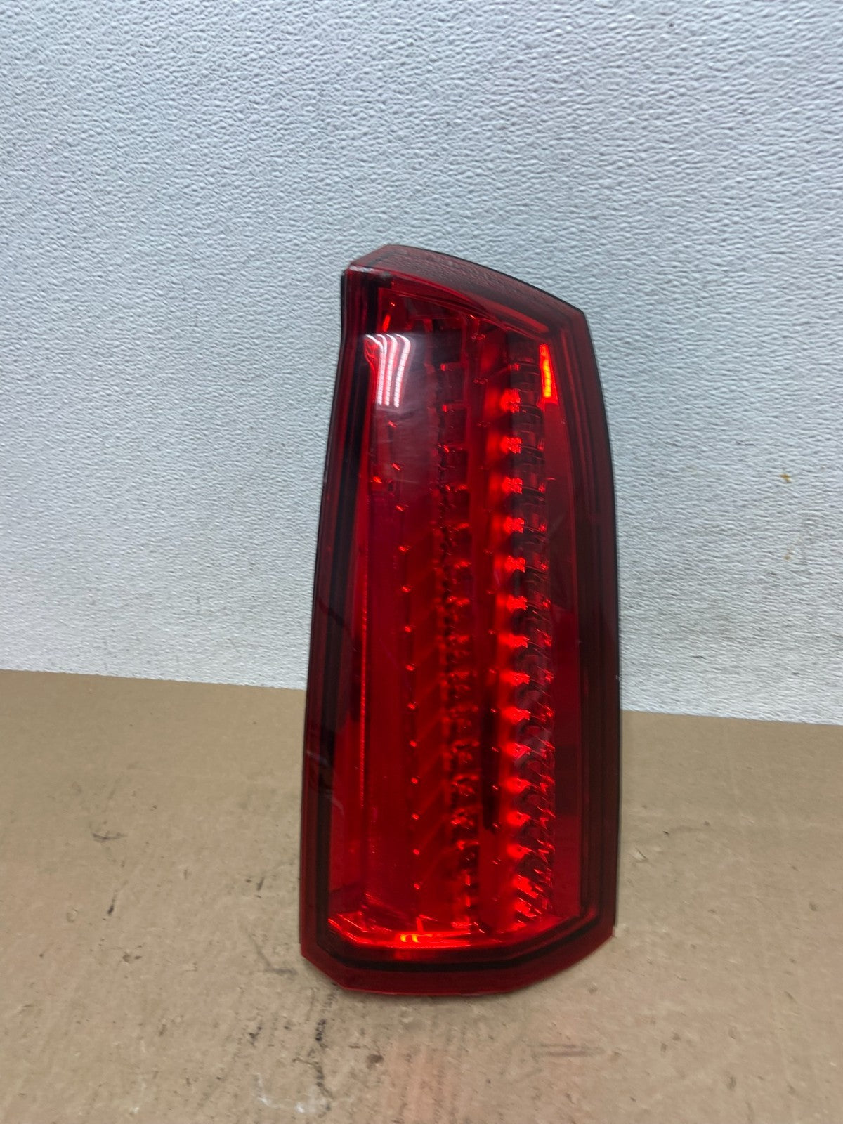 2008 - 2011 Cadillac STS Right Passenger RH Side Tail Light AE6489 DW0