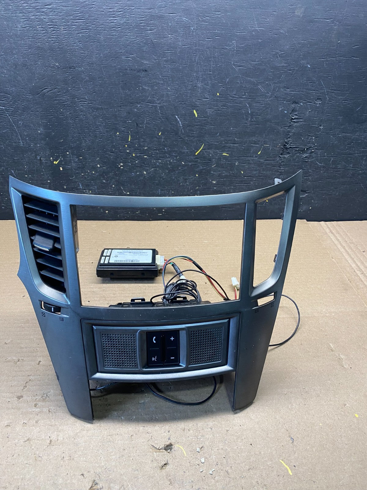 2010-2014 Subaru Legacy Outback Vent Radio Panel Trim Bezel Bluetooth OEM S27990