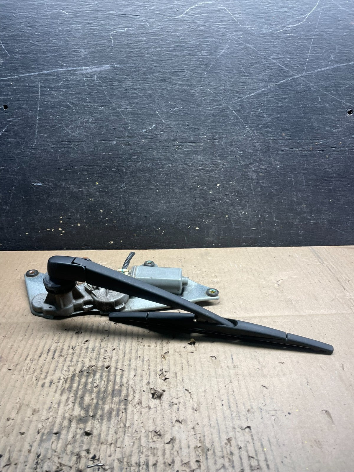 2003 to 2011 Honda Element Rear Windshield Washer Wiper Motor U9111 DG2