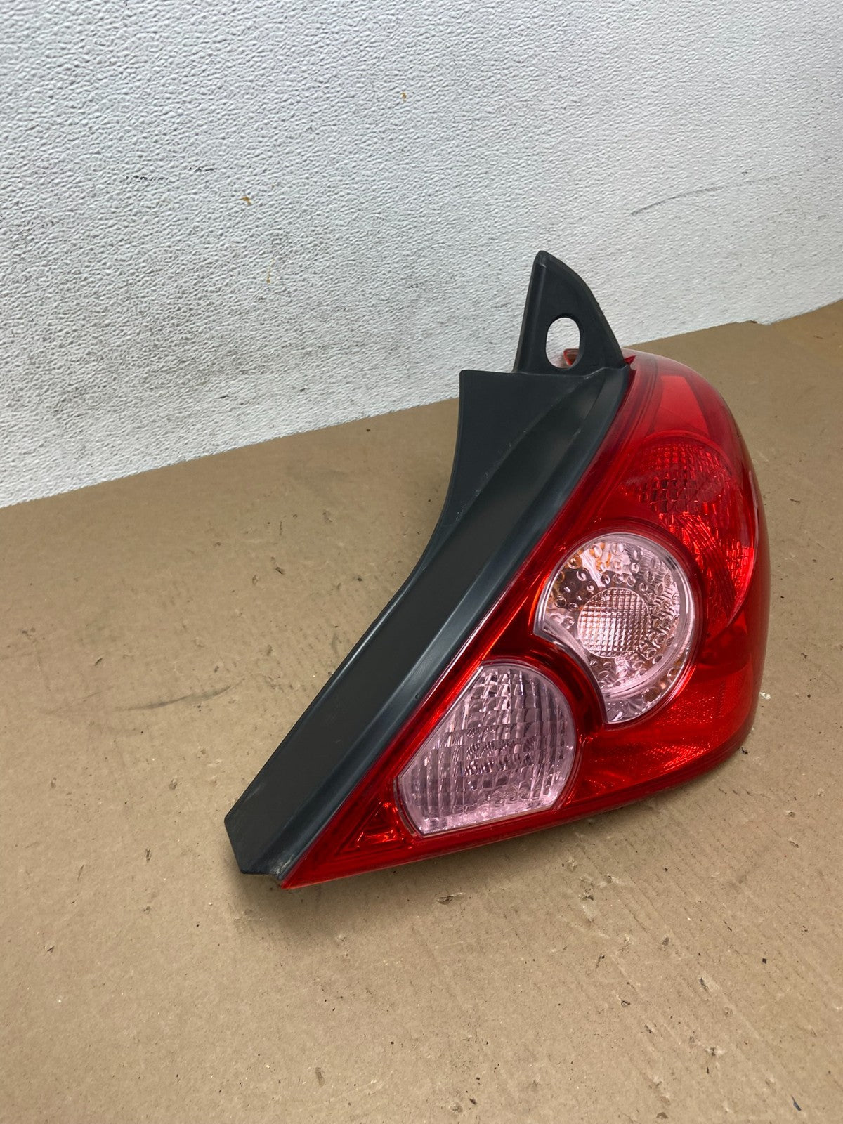 2007 - 2012 Nissan Versa Hatchback Right Passenger Side Tail Light AD6507 DW2