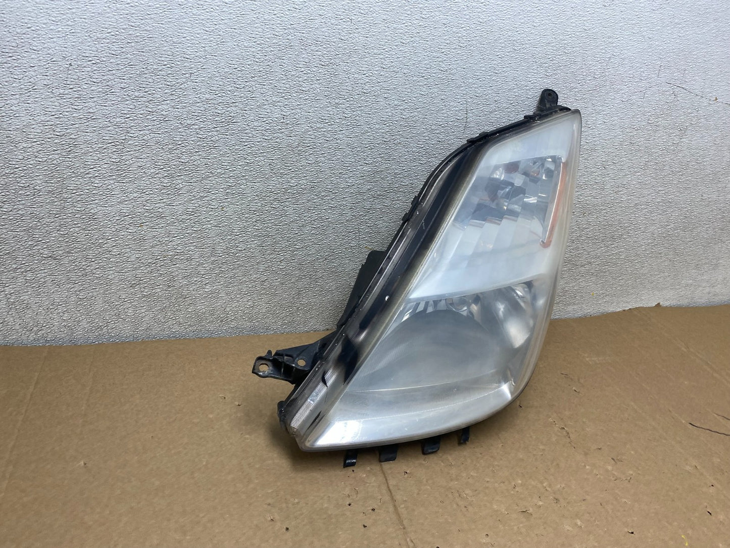 2004 - 2005 Toyota Prius Left Driver Lh Halogen Headlight U9809 DW2