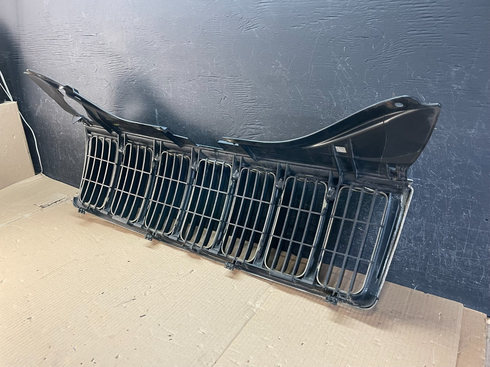 2005 2006 2007 Jeep Grand Cherokee Front Upper Grill Grille ae3614 DG5