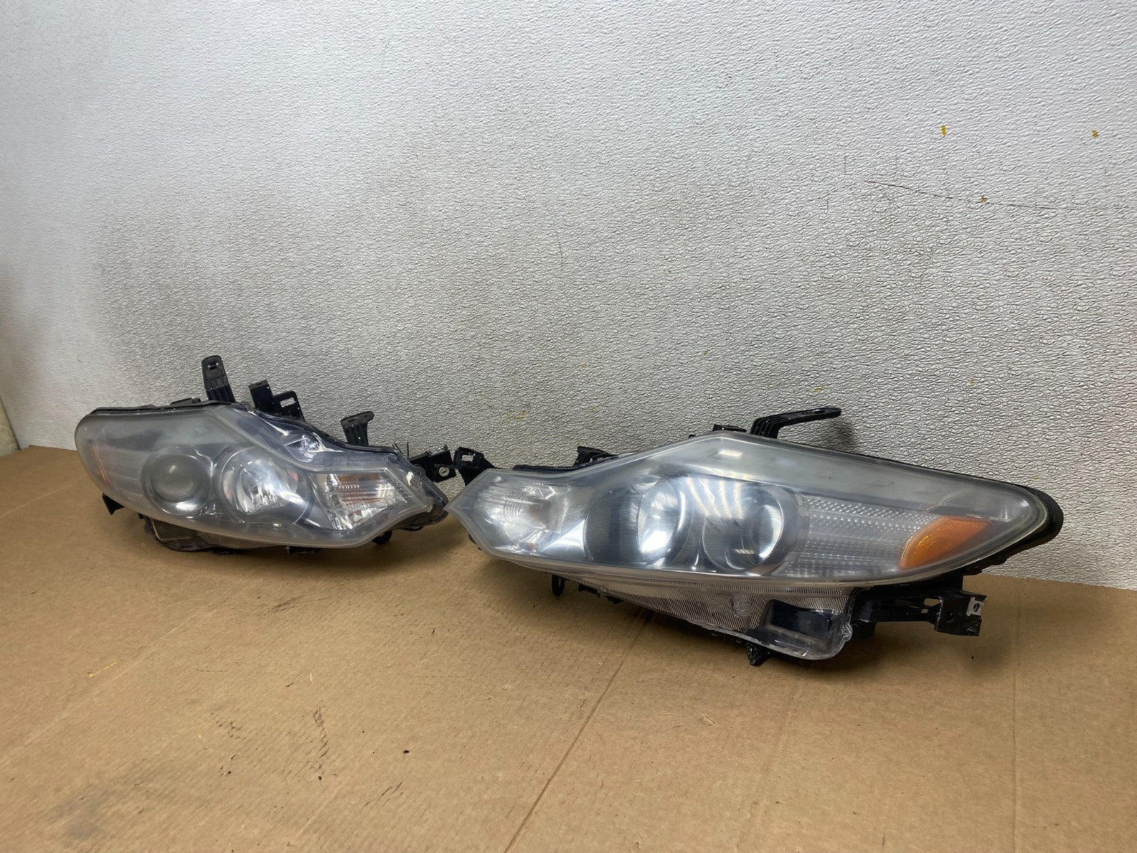 Halogen 2011 2012 2013 2014 Nissan Murano Headlights Left+Right W8398 DW1