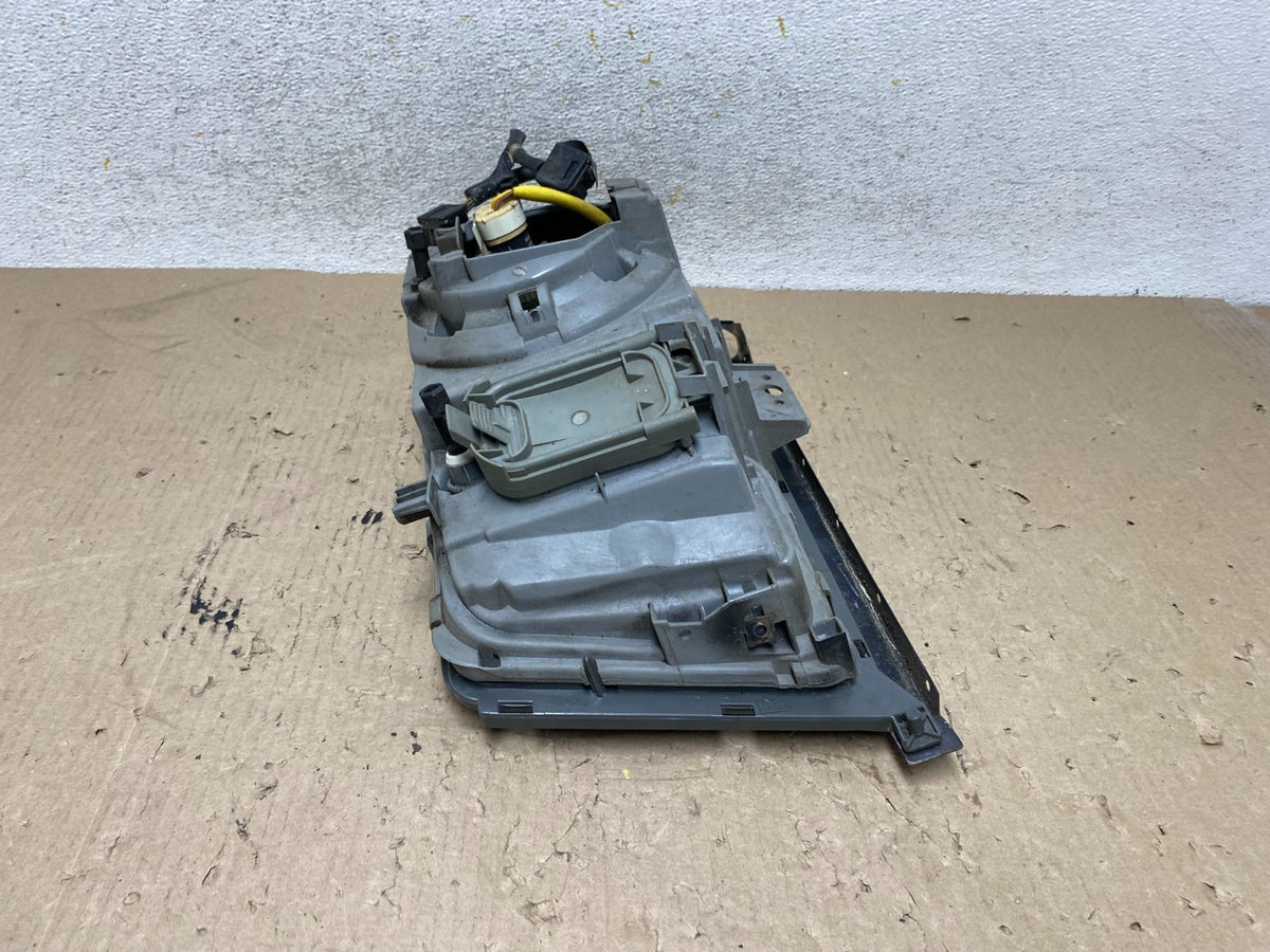 1986-1993 Mercedes Benz w124 300 300d 300e Right Side Headlight AH7700 PS5