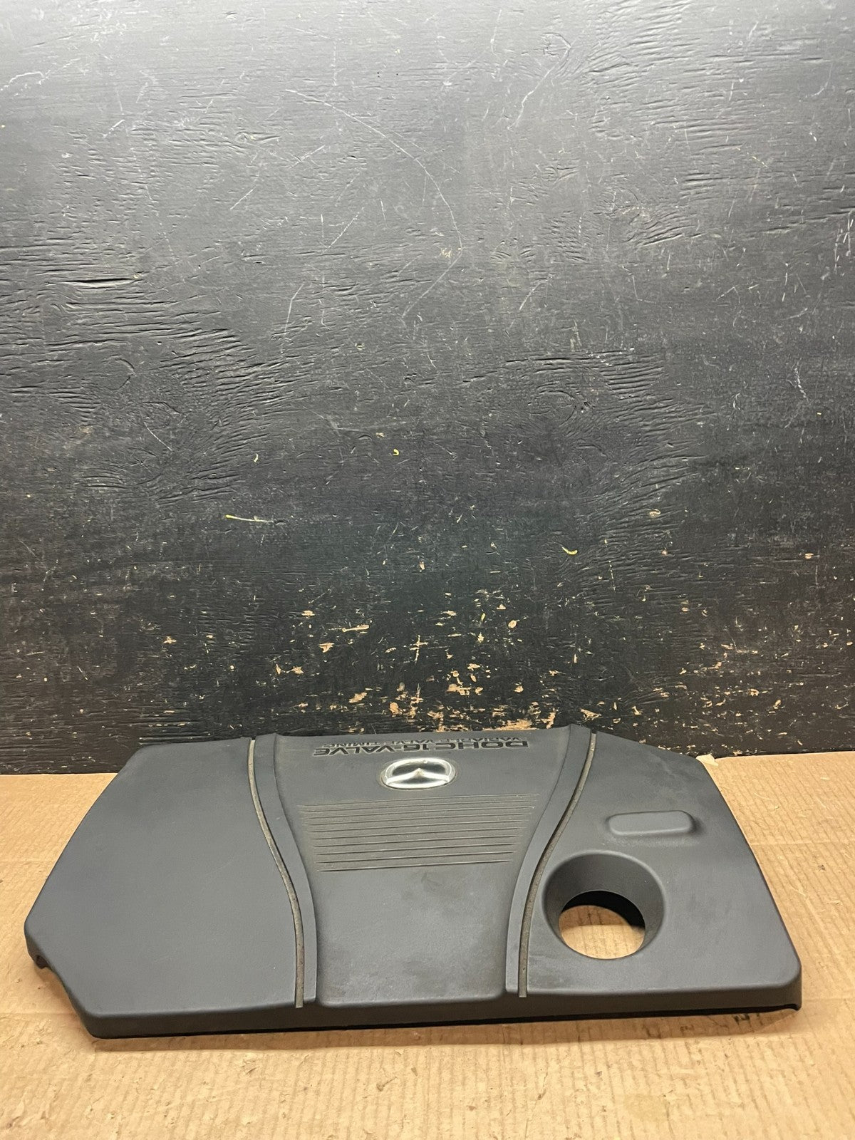2004 to 2006 Mazda 3 DOHC 16 VALVE Engine Shield Top Cover Oem y2001 DG4