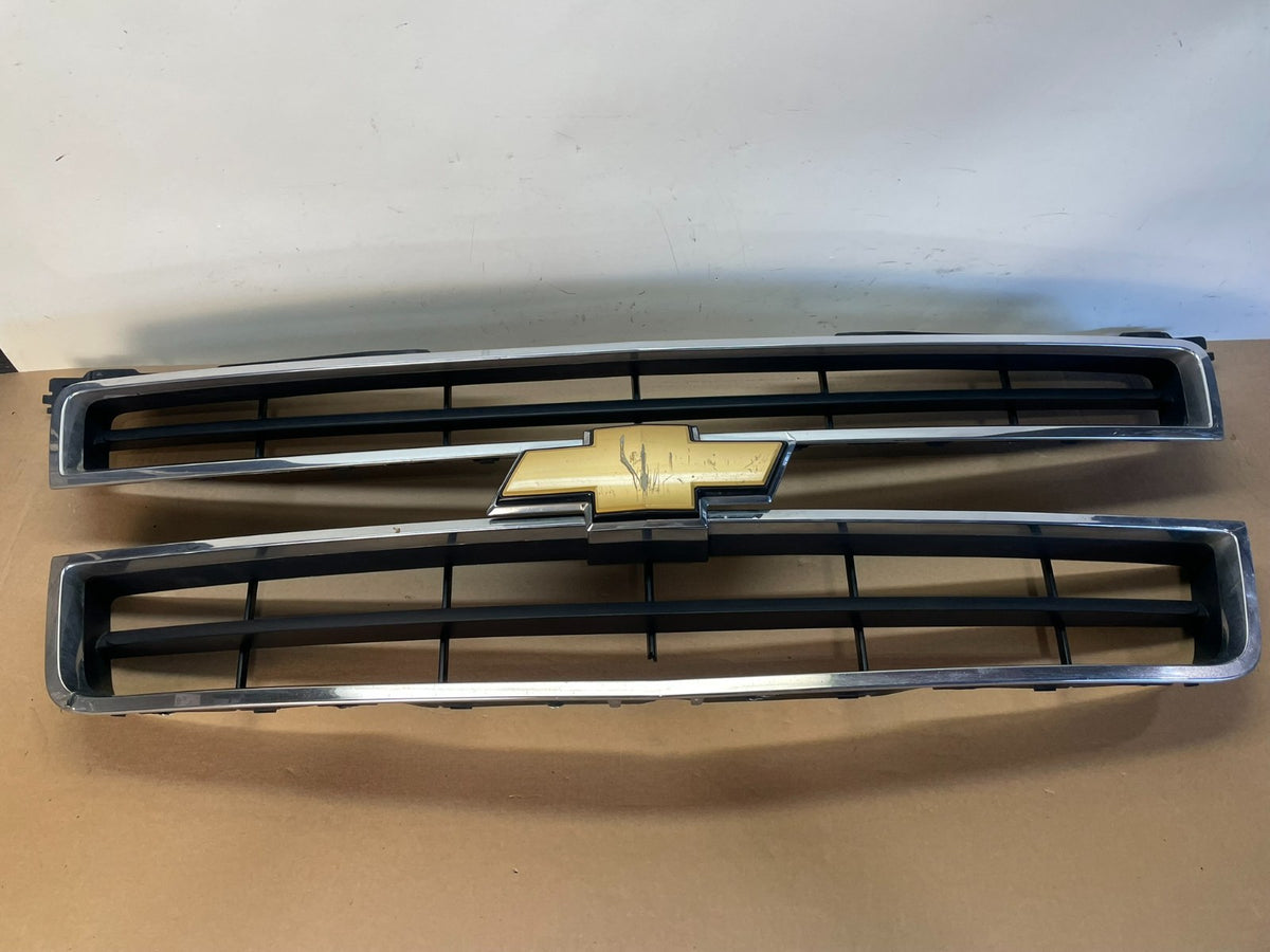 2008 to 2013 Chevrolet Tahoe Hybrid Front Grill Grille AI3871 PS0