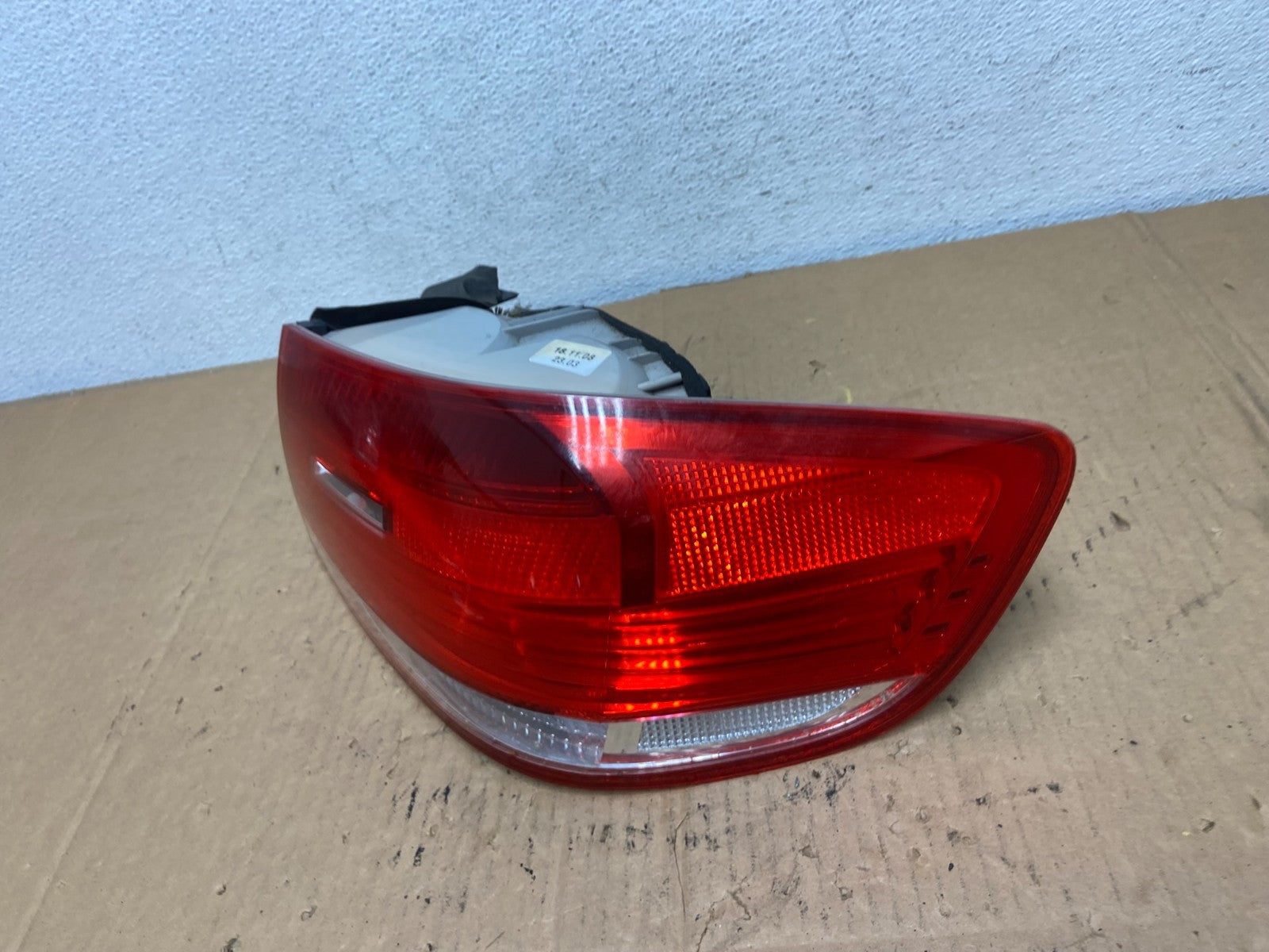 2007 to 2010 BMW M3 328i 335i Coupe Right Passenger RH Tail Light AD1066 DW1