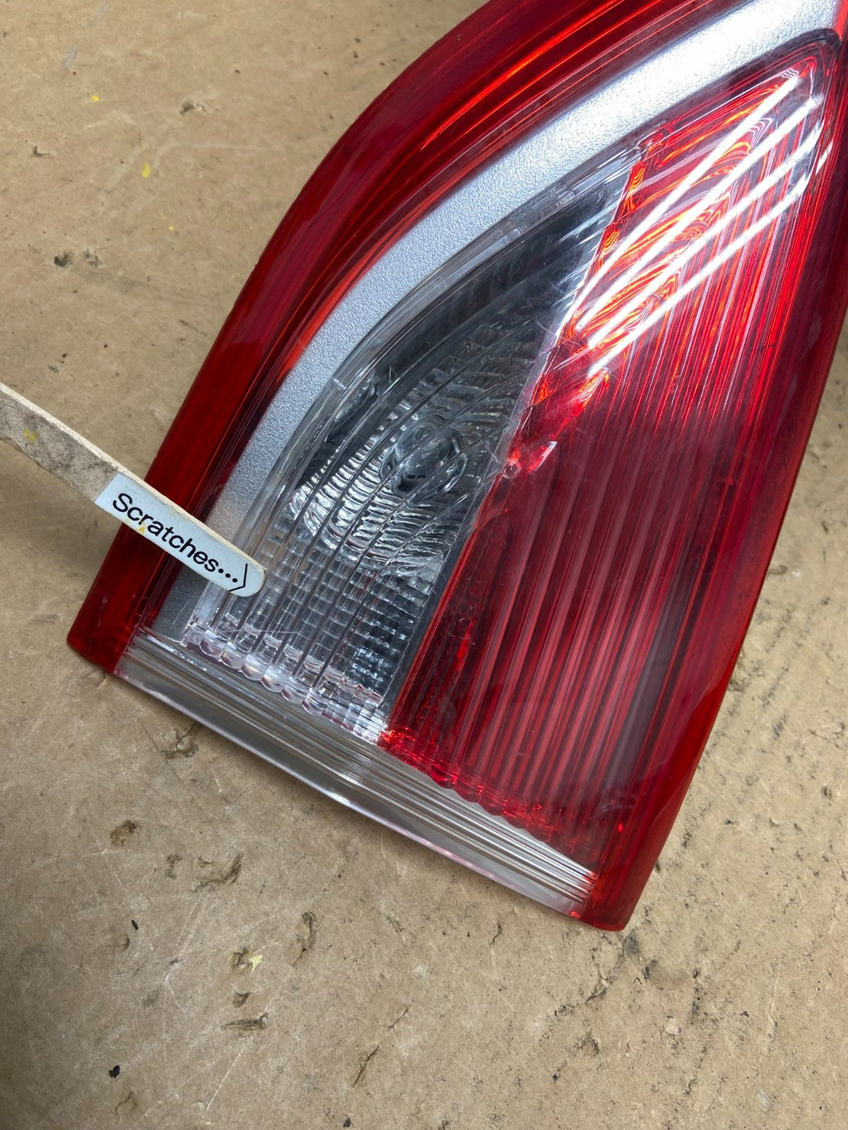 2013 to 2016 Ford Escape Right Passenger RH Side Inner Tail Light OEM Z7779 DW3