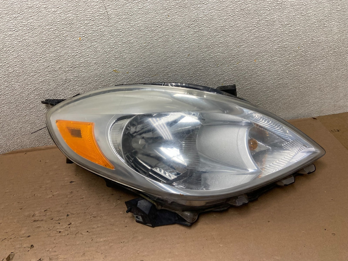 2012 2013 2014 Nissan Versa Sedan Headlight Right Passenger Rh AB0198 DW0