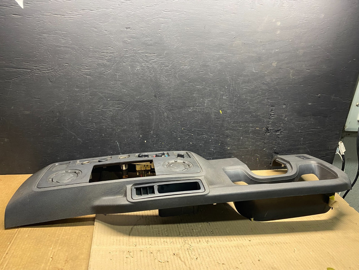 2009 - 2014 Ford E150 E250 Gauge Speedometer Cluster Radio Bezel Trim L0598 DG2