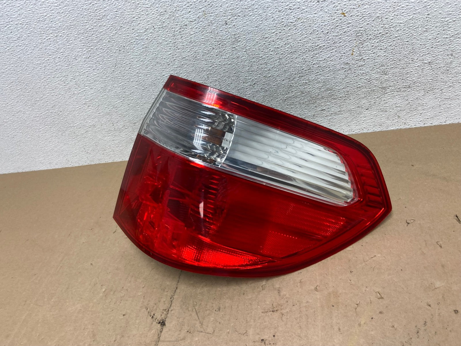 2005 2006 2007 Honda Odyssey Right Passenger RH Side Tail Light AE6853 LK1