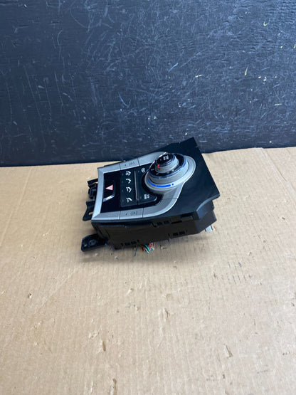 2011 - 2013 Hyundai Elantra Center Heater A/C AC Climate Control Panel AE4238 DG1