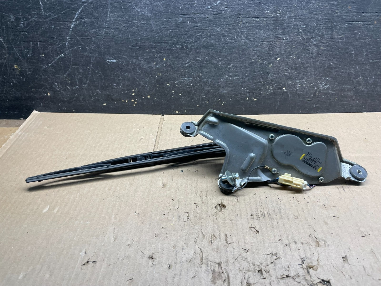 2007 to 2015 Mazda CX-9 CX9 Windshield Rear Wiper Motor v8807 DG5