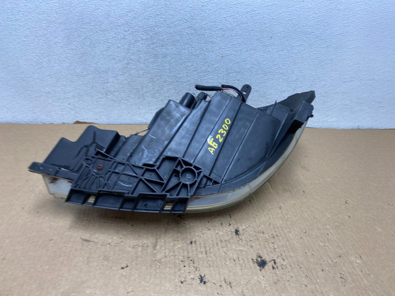 2008 to 2012 Nissan Versa Headlight Right Passenger Rh Side AG2300 DW7