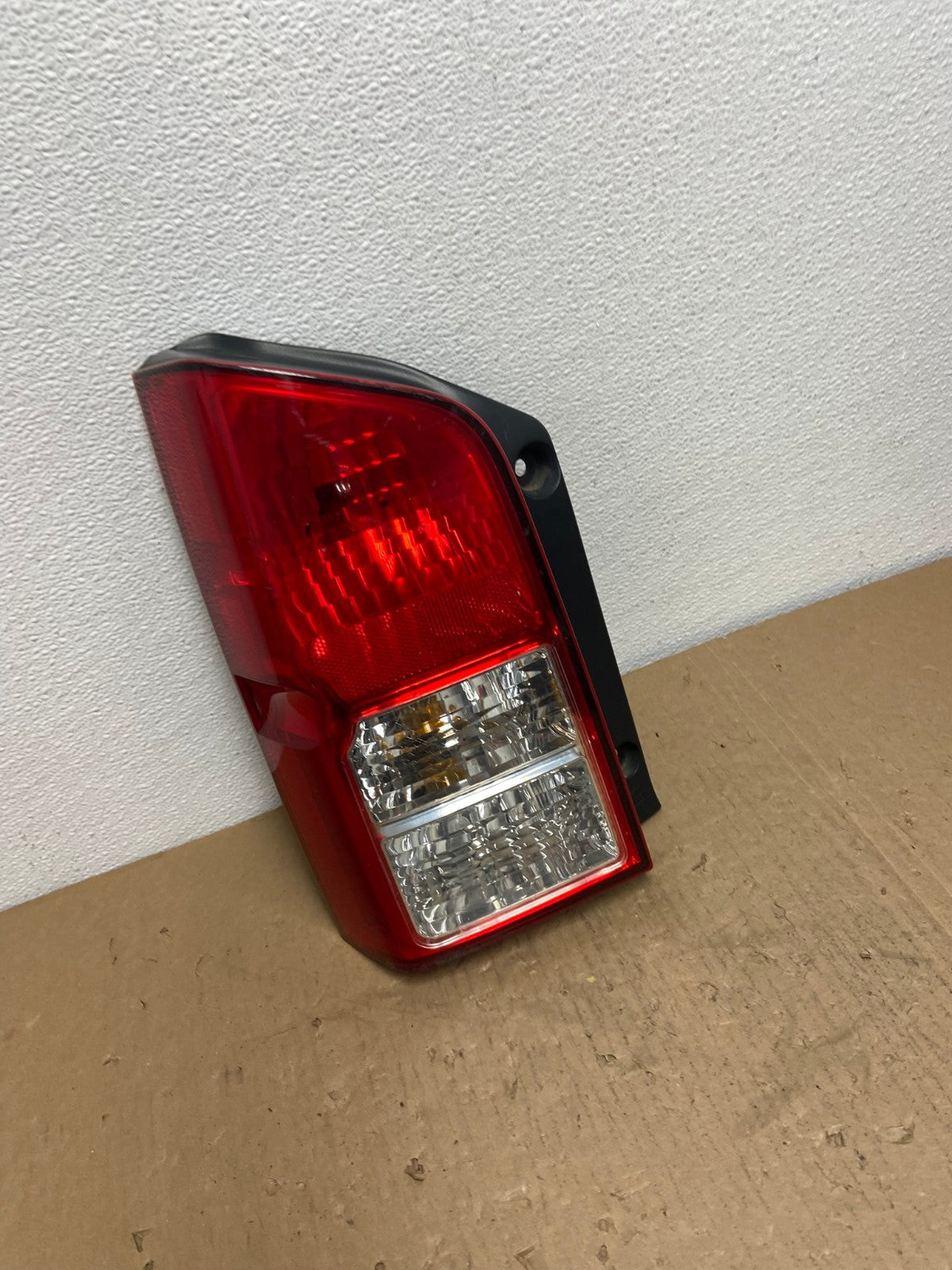 2005 to 2012 Nissan Pathfinder Tail light Left Driver Lh Side Oem AB6639 LK2
