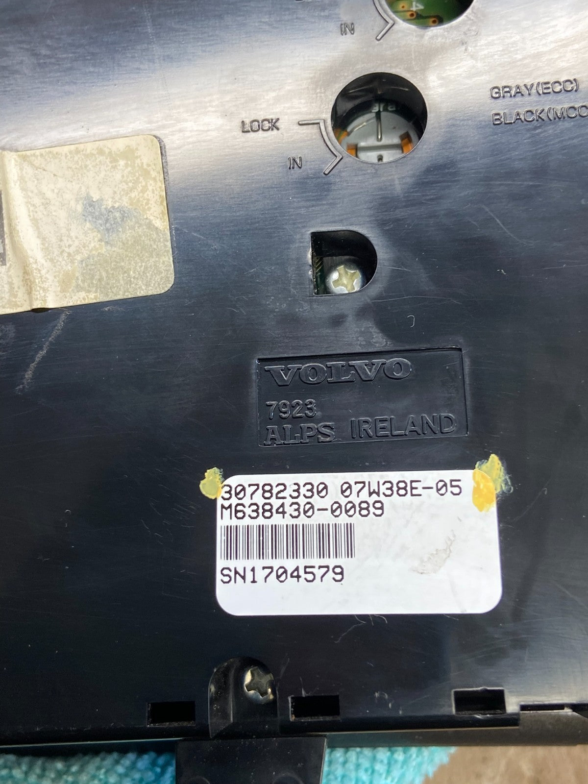 2007-2013 Volvo XC90 Center A/C Climate Control Radio Panel Bezel AH5483 DW4