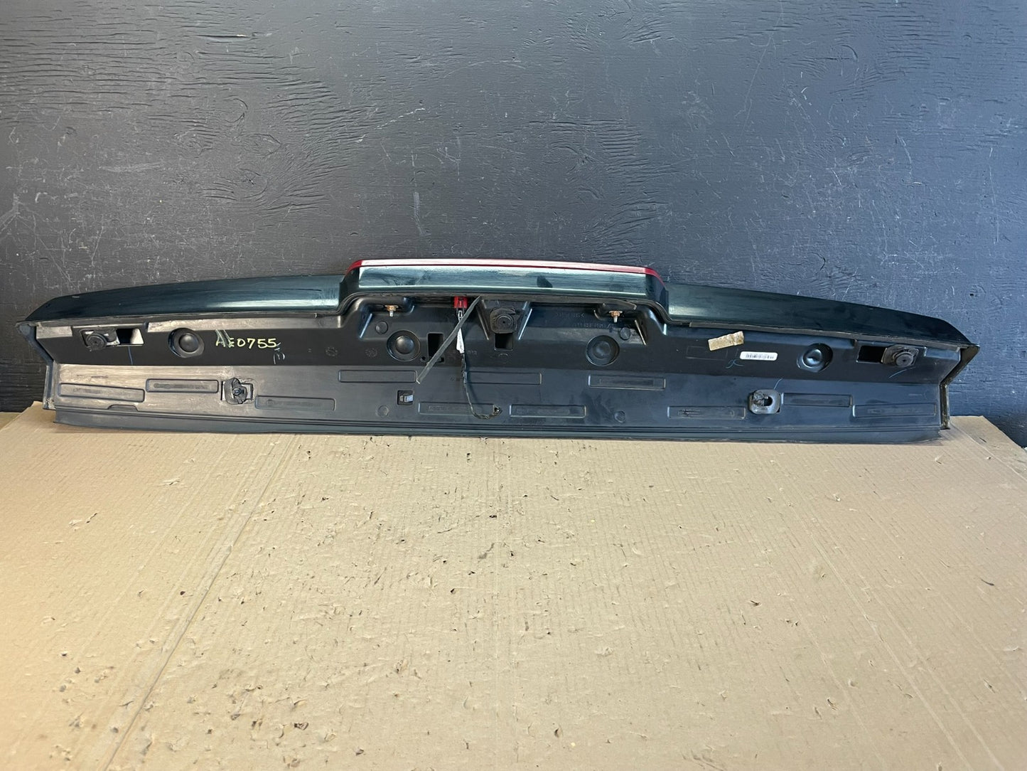 2007-2014 Chevrolet Tahoe Suburban Yukon Spoiler Wing 3rd Brake Light AE0755 DG6