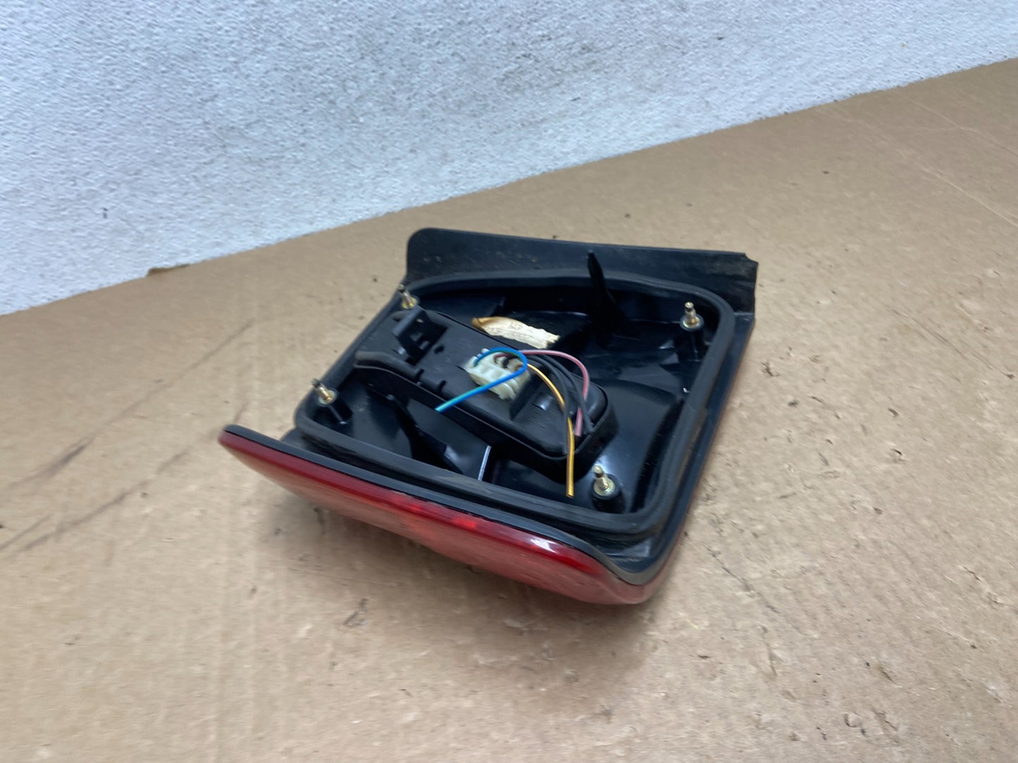 1998 to 2000 Volvo S70 Passenger Right Side Tail Light AG10876