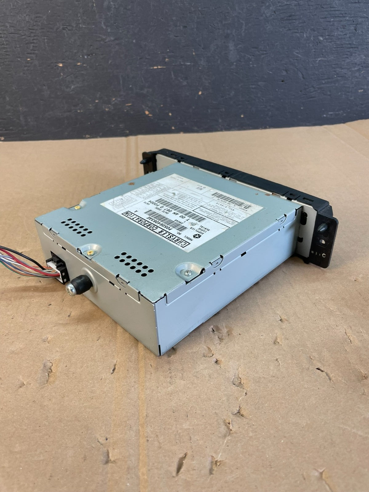 2008 to 2012 Chrysler Town Country DVD Player Receiver ad5942 DG4