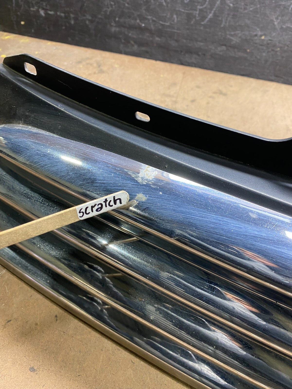 2011 to 2013 Mini Cooper Clubman Front Bumper Center Grille Grill L3908 DG3