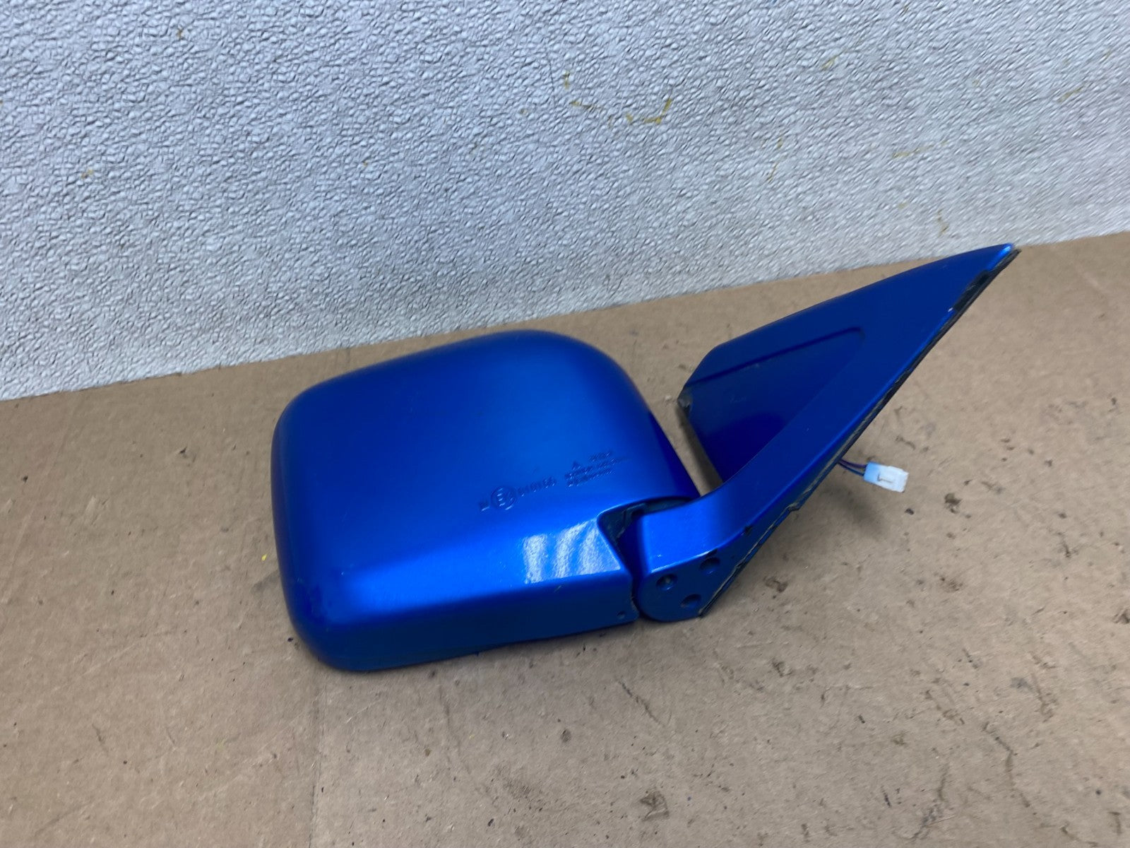 1997 to 2002  Mitsubishi Montero Passenger Right Side View Door Mirror W9007 DW3