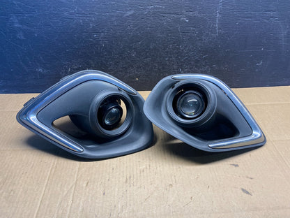 2010 to 2015 Mitsubishi Outlander Sport Left+Right Set Fog Lights AD5043 DG0