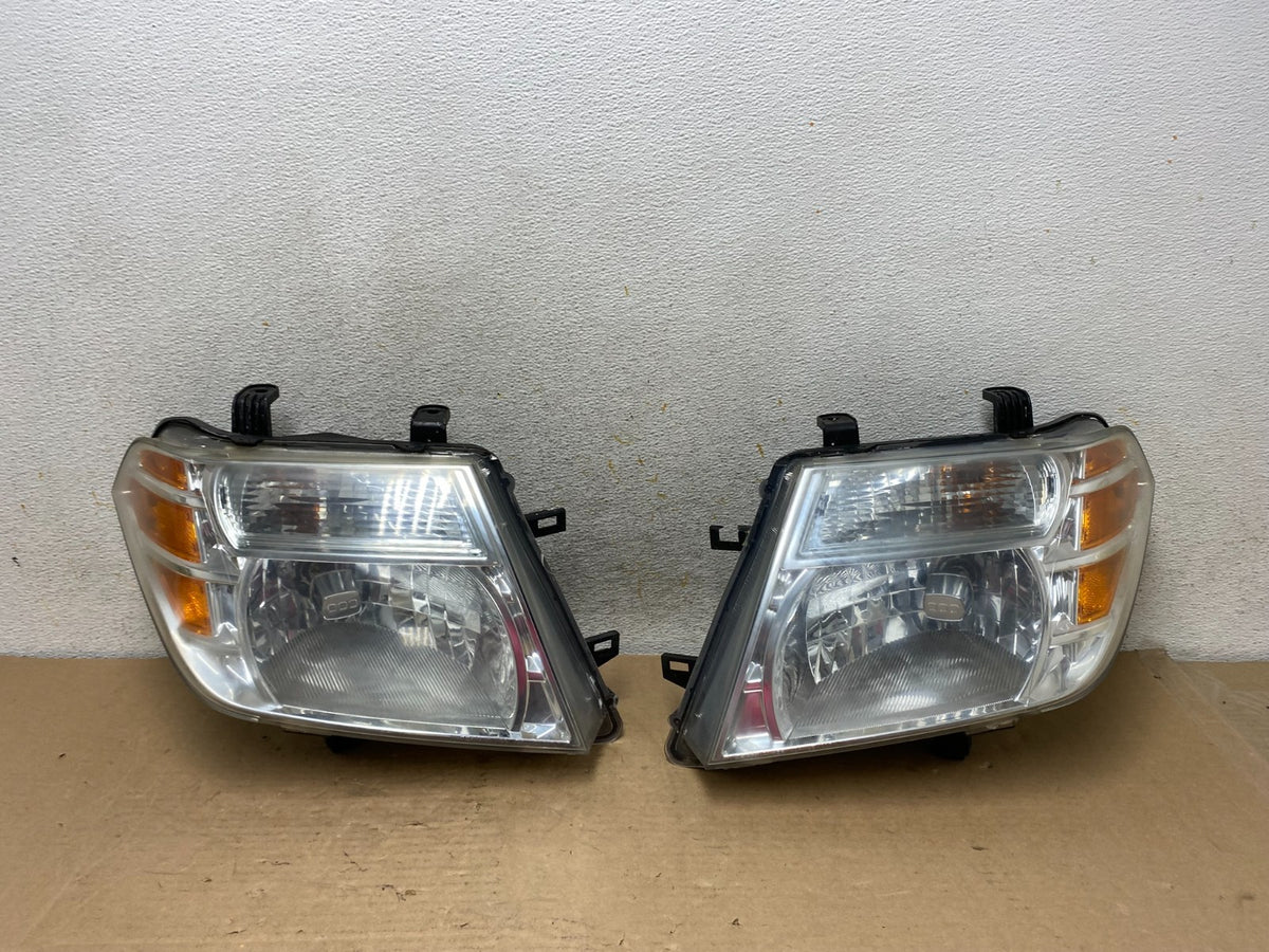 2008 to 2012 Nissan Pathfinder Halogen Headlights Left+Right AH9477 DW0