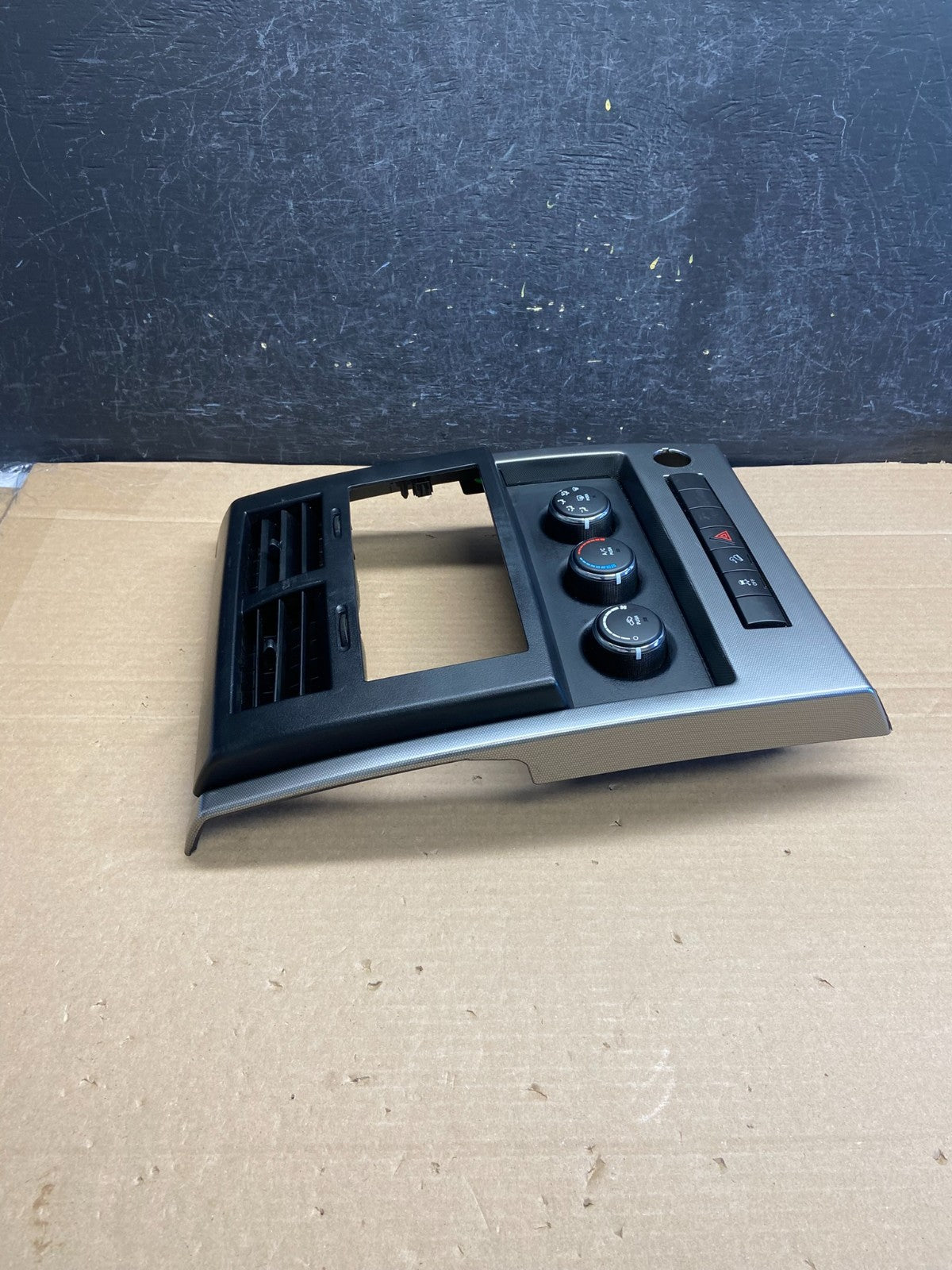 2008 to 2012 Jeep Liberty Dash Climate Temperature Control Radio Bezel AG5044 DG1
